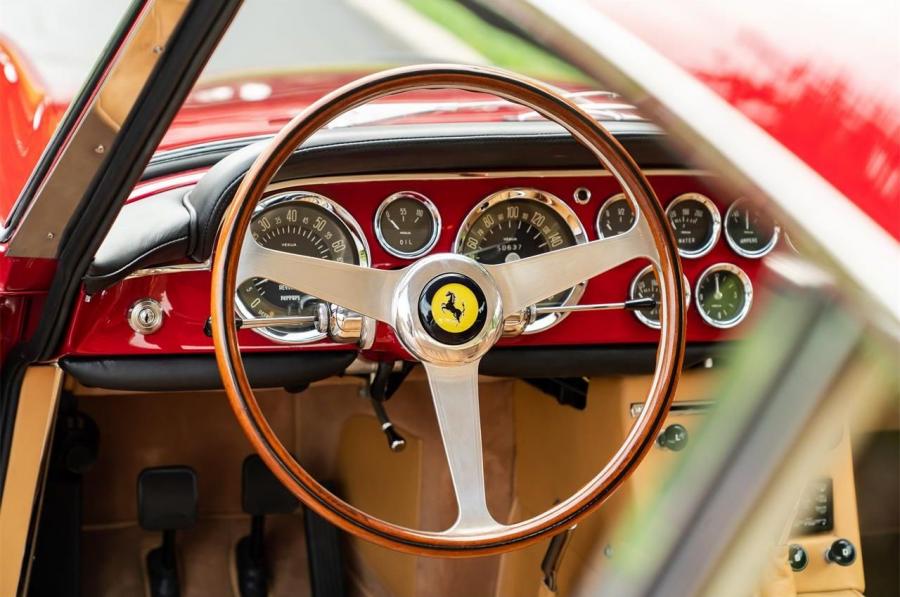 Панель приборов Ferrari 250 GT 2+2 Coupe (Series II) 1962 года  (фото 23 из 62)